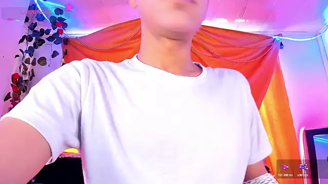 Snapshot of Ethan_Boyy chatting on 12-15-25, 06:12 Ethan Boyy online show from 12-15-25, 06:12