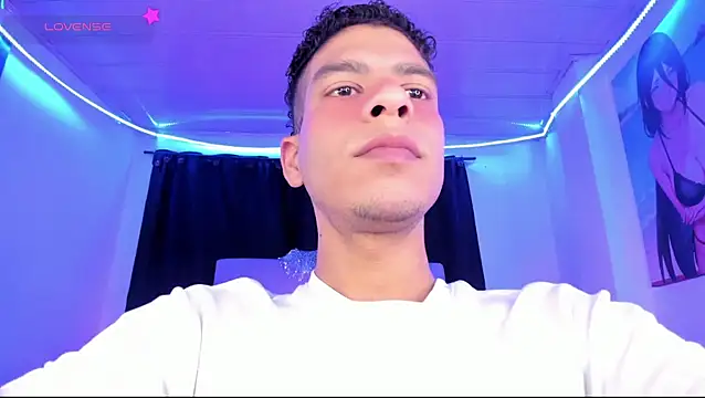 Snapshot of Ethan_Boyy chatting on 05-30-26, 05:43 Ethan Boyy online show from 05-30-26, 05:43
