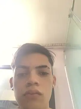 Latinos 2001 online show from 01-17-26, 02:33