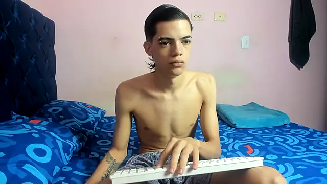 Latinos 2001 online show from 02-16-26, 02:13