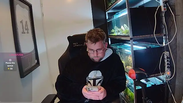 Snapshot of justinitt chatting on 01-14-25, 05:01 justinitt online show from 01-14-25, 05:01