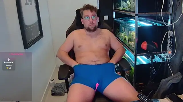 Snapshot of justinitt chatting on 01-21-25, 03:15 justinitt online show from 01-21-25, 03:15