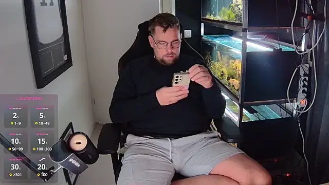 Snapshot of justinitt chatting on 02-09-25, 11:36 justinitt online show from 02-09-25, 11:36