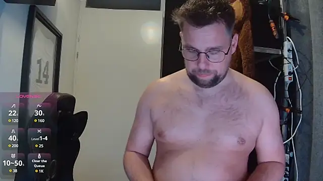 Snapshot of justinitt chatting on 02-10-25, 10:30 justinitt online show from 02-10-25, 10:30