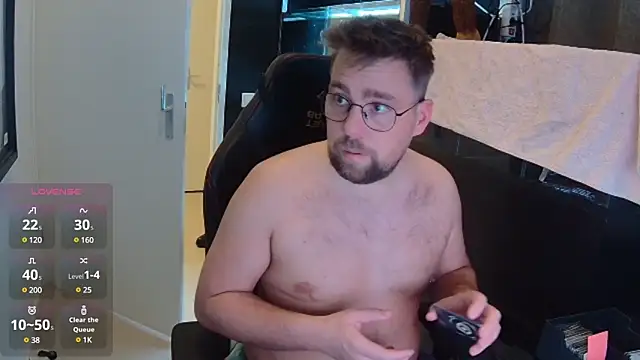 Snapshot of justinitt chatting on 02-13-25, 07:21 justinitt online show from 02-13-25, 07:21