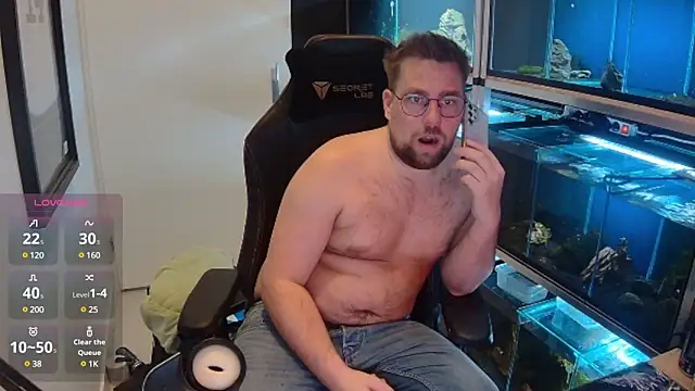 Snapshot of justinitt chatting on 02-18-25, 03:21 justinitt online show from 02-18-25, 03:21