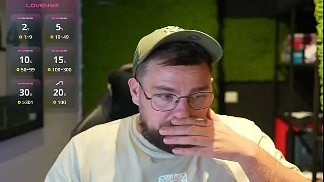 Snapshot of justinitt chatting on 10-20-25, 08:31 justinitt online show from 10-20-25, 08:31