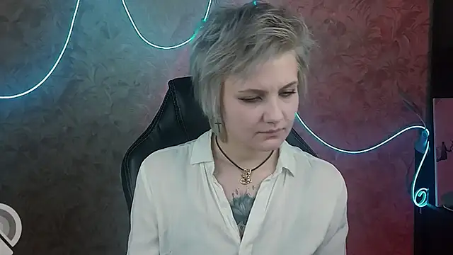 Snapshot of EvaBrownie chatting on 01-27-25, 05:48 EvaBrownie online show from 01-27-25, 05:48