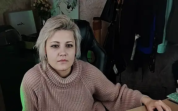Snapshot of EvaBrownie chatting on 03-12-25, 09:34 EvaBrownie online show from 03-12-25, 09:34