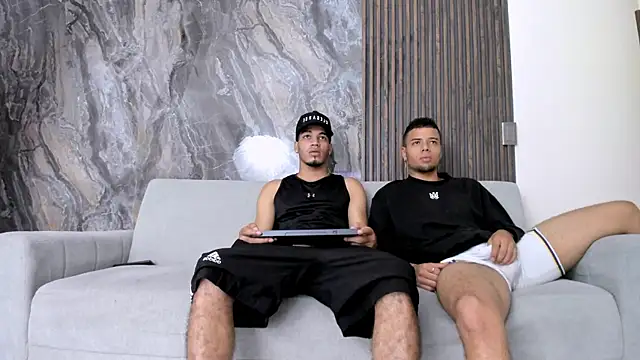 Snapshot of friendship_x chatting on 02-12-25, 02:43 friendship x online show from 02-12-25, 02:43