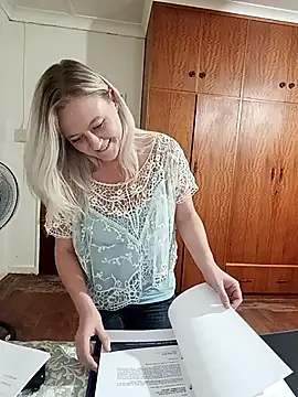 Snapshot of Vintasia chatting on 02-02-26, 07:45 Vintasia online show from 02-02-26, 07:45