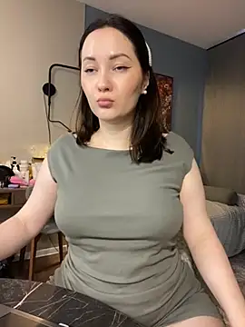 Snapshot of Kiss_My_Body chatting on 11-08-25, 12:38 Kiss My Body online show from 11-08-25, 12:38