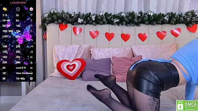 Snapshot of Eva__Summer chatting on 02-12-25, 01:06 Eva Summer online show from 02-12-25, 01:06