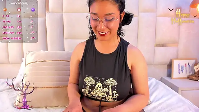 Snapshot of Tamara_palacios chatting on 10-30-25, 05:46 Tamara palacios online show from 10-30-25, 05:46