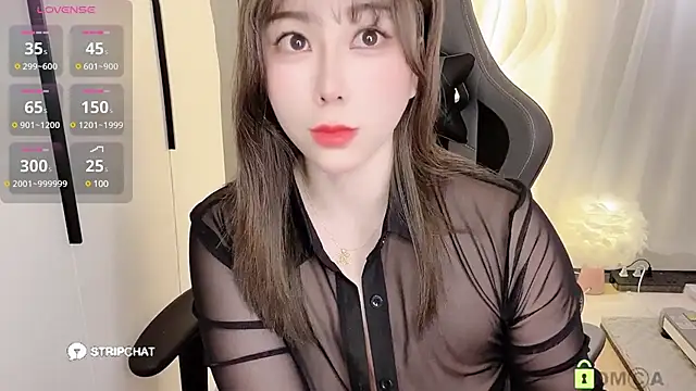 Snapshot of Alano-01 chatting on 03-22-25, 12:35 Alano-01 online show from 03-22-25, 12:35