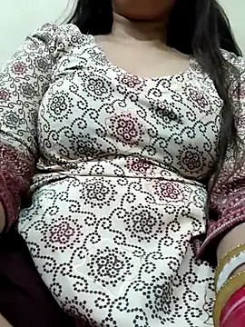 Snapshot of Alfiza46 chatting on 03-14-25, 03:36 Alfiza46 online show from 03-14-25, 03:36