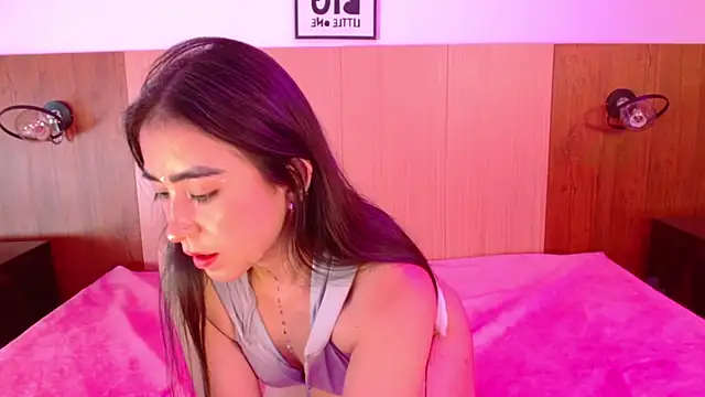 Snapshot of AdaaMillan chatting on 01-29-25, 01:17 AdaaMillan online show from 01-29-25, 01:17