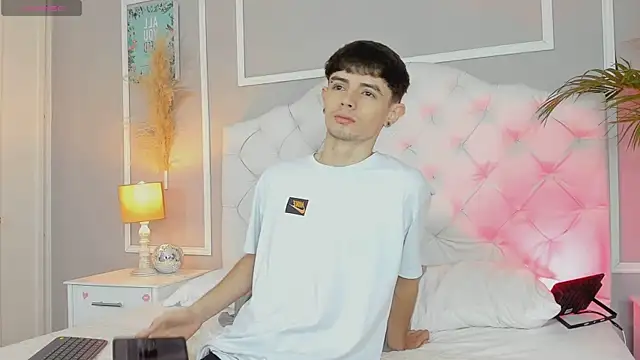 connor and angel online show from 03-07-25, 01:07