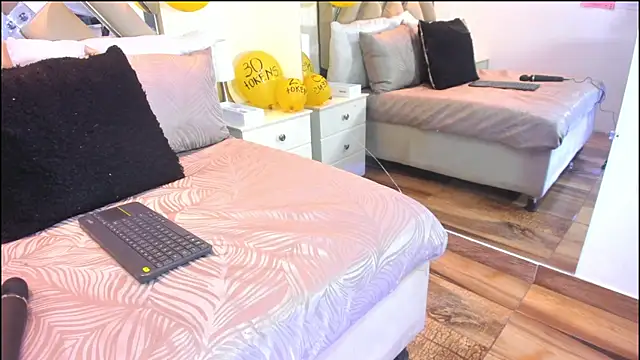 raquell moore online show from 12-18-25, 12:55