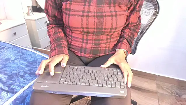 raquell moore online show from 02-25-26, 12:04