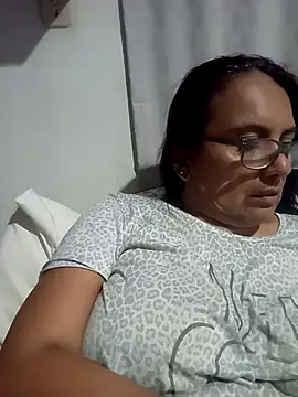 raquell moore online show from 04-25-26, 01:41