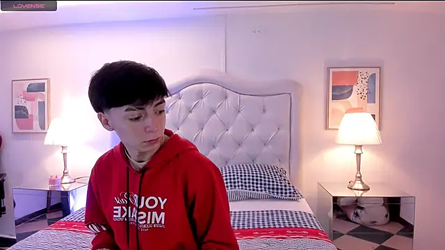 ethan and ava online show from 01-29-25, 01:28