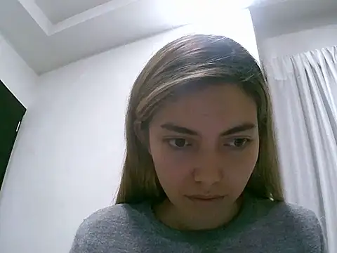 VittoriaTaylor online show from 05-22-26, 01:13
