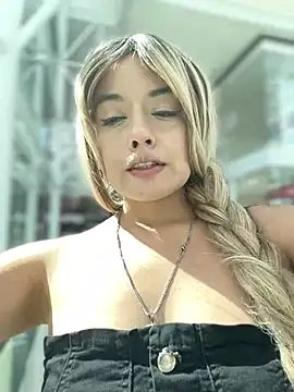 Snapshot of monicavictoria1301 chatting on 07-17-26, 03:29 monicavictoria1301 online show from 07-17-26, 03:29