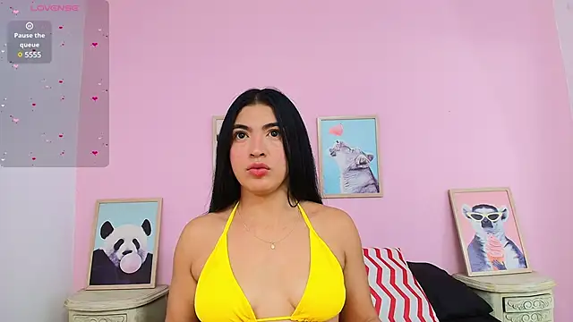 Snapshot of NicolettaLima chatting on 02-12-25, 04:33 NicolettaLima online show from 02-12-25, 04:33