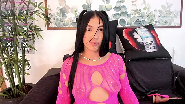 Snapshot of NicolettaLima chatting on 02-21-25, 08:16 NicolettaLima online show from 02-21-25, 08:16
