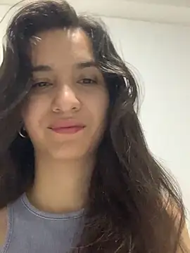 Bella still online show from 11-02-25, 01:13