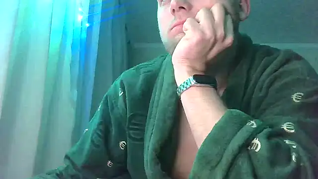 Snapshot of HunterOnBoobs chatting on 02-19-25, 08:31 HunterOnBoobs online show from 02-19-25, 08:31