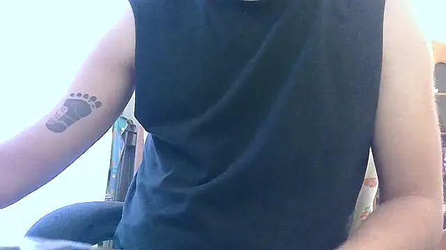 Snapshot of HunterOnBoobs chatting on 10-06-25, 06:11 HunterOnBoobs online show from 10-06-25, 06:11