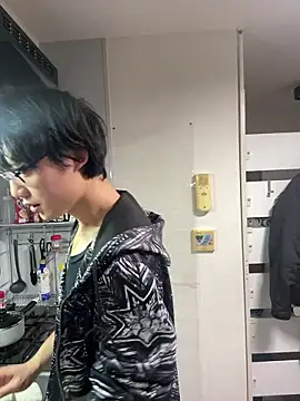 Snapshot of nunnun00 chatting on 12-20-25, 11:39 nunnun00 online show from 12-20-25, 11:39