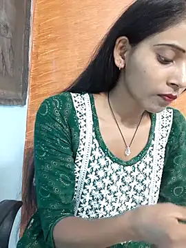 Snapshot of Divya-2007 chatting on 02-27-25, 11:10 Divya-2007 online show from 02-27-25, 11:10