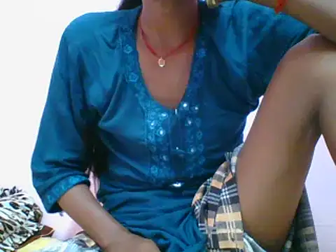 Snapshot of Divya-2007 chatting on 07-08-26, 03:16 Divya-2007 online show from 07-08-26, 03:16