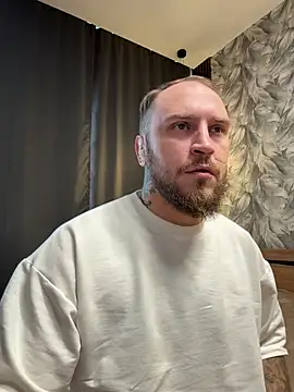 Snapshot of _XxX-XxX_ chatting on 10-24-25, 07:16 XxX-XxX online show from 10-24-25, 07:16