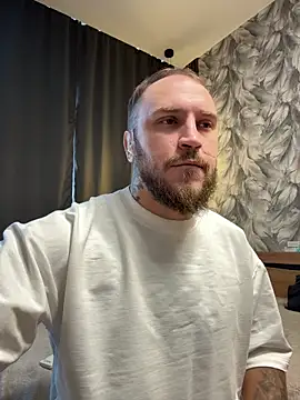 Snapshot of _XxX-XxX_ chatting on 10-26-25, 09:48 XxX-XxX online show from 10-26-25, 09:48