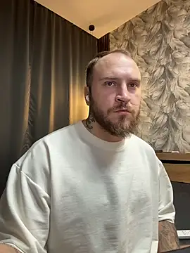 Snapshot of _XxX-XxX_ chatting on 11-18-25, 11:59 XxX-XxX online show from 11-18-25, 11:59