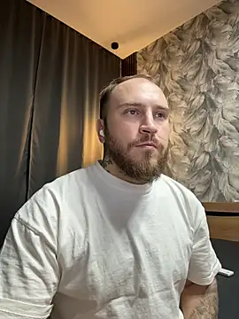 Snapshot of _XxX-XxX_ chatting on 11-23-25, 01:38 XxX-XxX online show from 11-23-25, 01:38