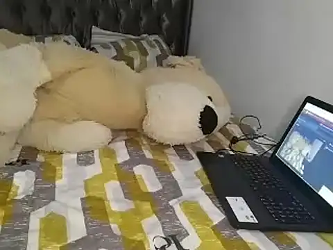 Snapshot of Chandy012 chatting on 12-16-25, 02:44 Chandy012 online show from 12-16-25, 02:44