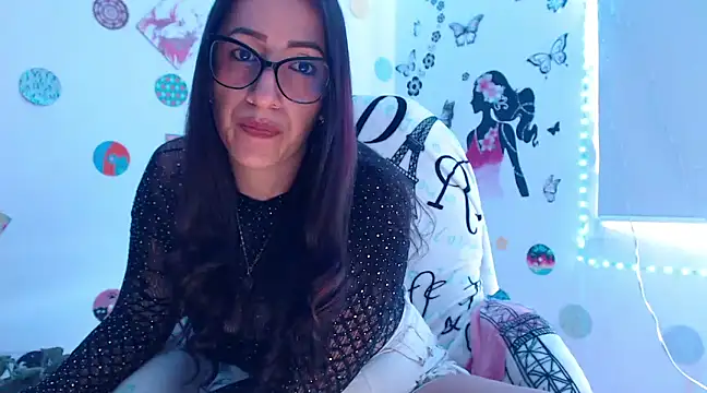 Snapshot of samy_love35 chatting on 01-31-25, 01:34 samy love35 online show from 01-31-25, 01:34