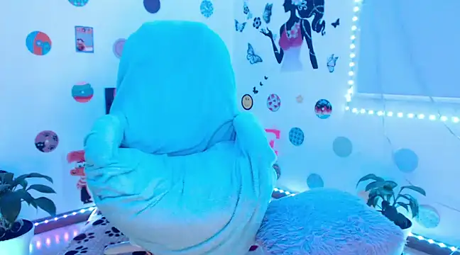 Snapshot of samy_love35 chatting on 02-06-25, 10:26 samy love35 online show from 02-06-25, 10:26