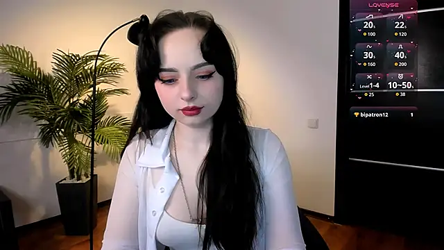 Noirael online show from 04-28-26, 03:39