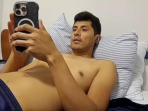 Snapshot of PerroDemonioHot chatting on 09-12-25, 04:01 PerroDemonioHot online show from 09-12-25, 04:01