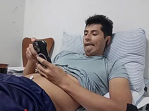 Snapshot of PerroDemonioHot chatting on 09-18-25, 04:03 PerroDemonioHot online show from 09-18-25, 04:03