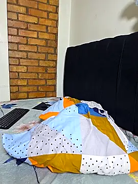 Snapshot of katrina29 chatting on 11-09-25, 01:37 katrina29 online show from 11-09-25, 01:37