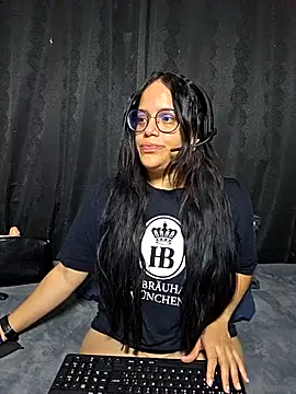 Snapshot of katrina29 chatting on 12-16-25, 12:48 katrina29 online show from 12-16-25, 12:48