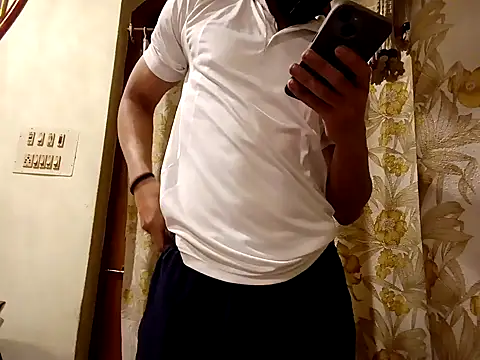 Snapshot of hot_hunk_boy chatting on 02-02-25, 05:59 hot hunk boy online show from 02-02-25, 05:59