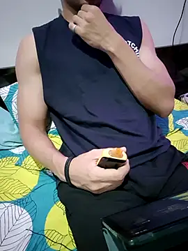 Snapshot of hot_hunk_boy chatting on 09-22-25, 04:03 hot hunk boy online show from 09-22-25, 04:03